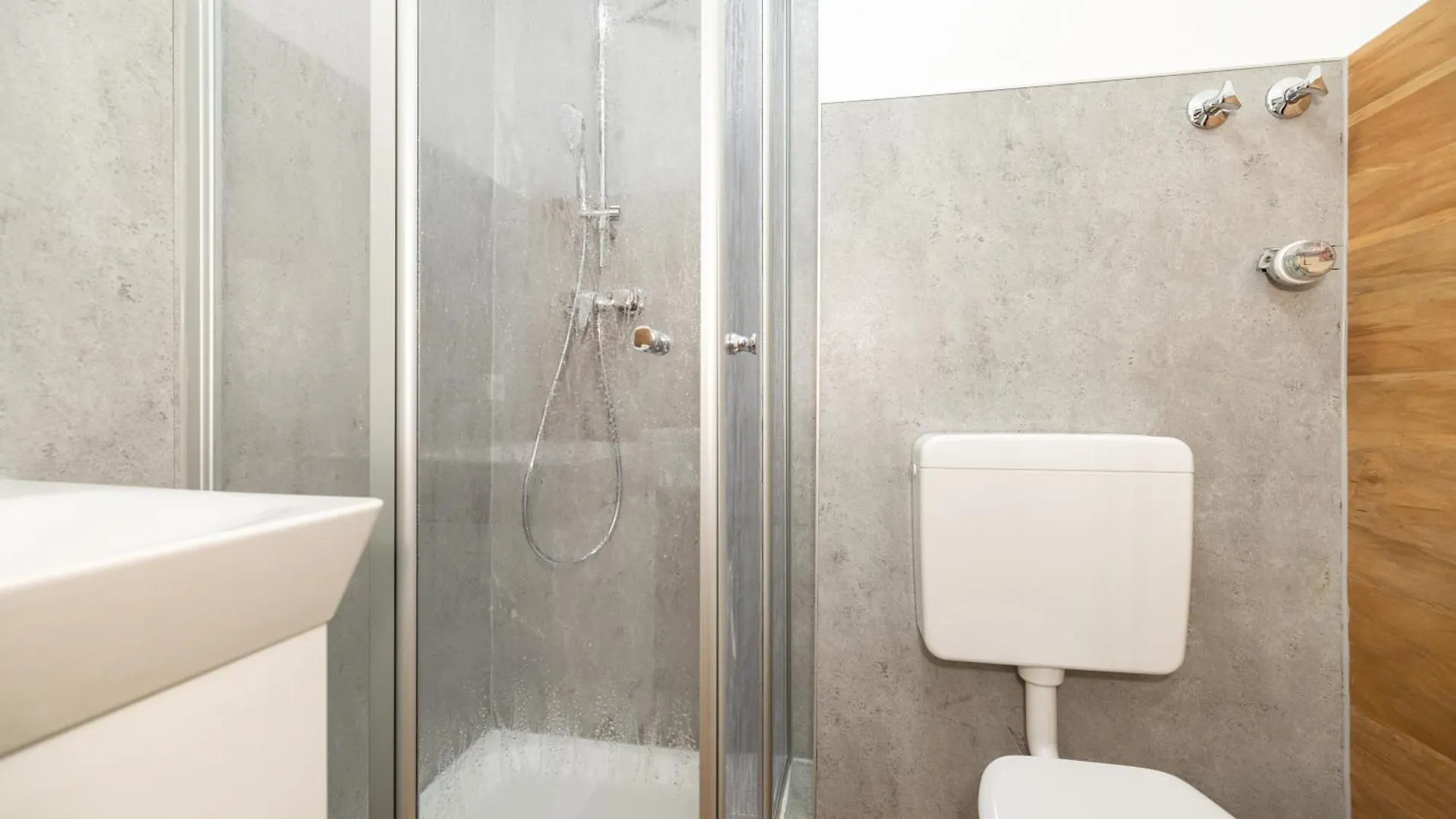 Gemuetliche, Moderne Ferienwohnung In Stadtnaehe ヴュルツブルク ドイツ